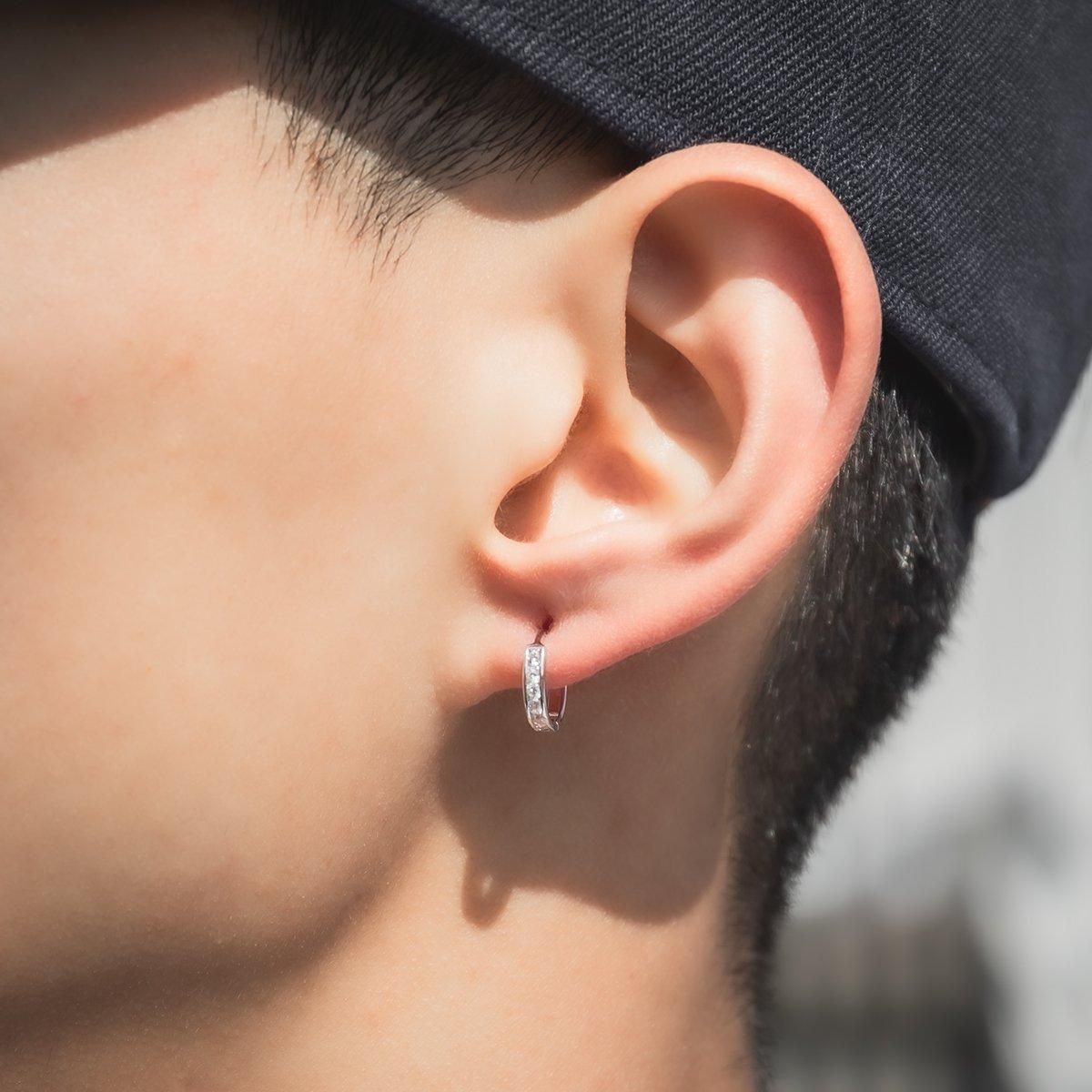 アヴァランチ 10k ホワイトゴールド ダイヤモンドピアス 5mm アヴァランチ 10k ホワイトゴールド ダイヤモンドピアス 5mm
