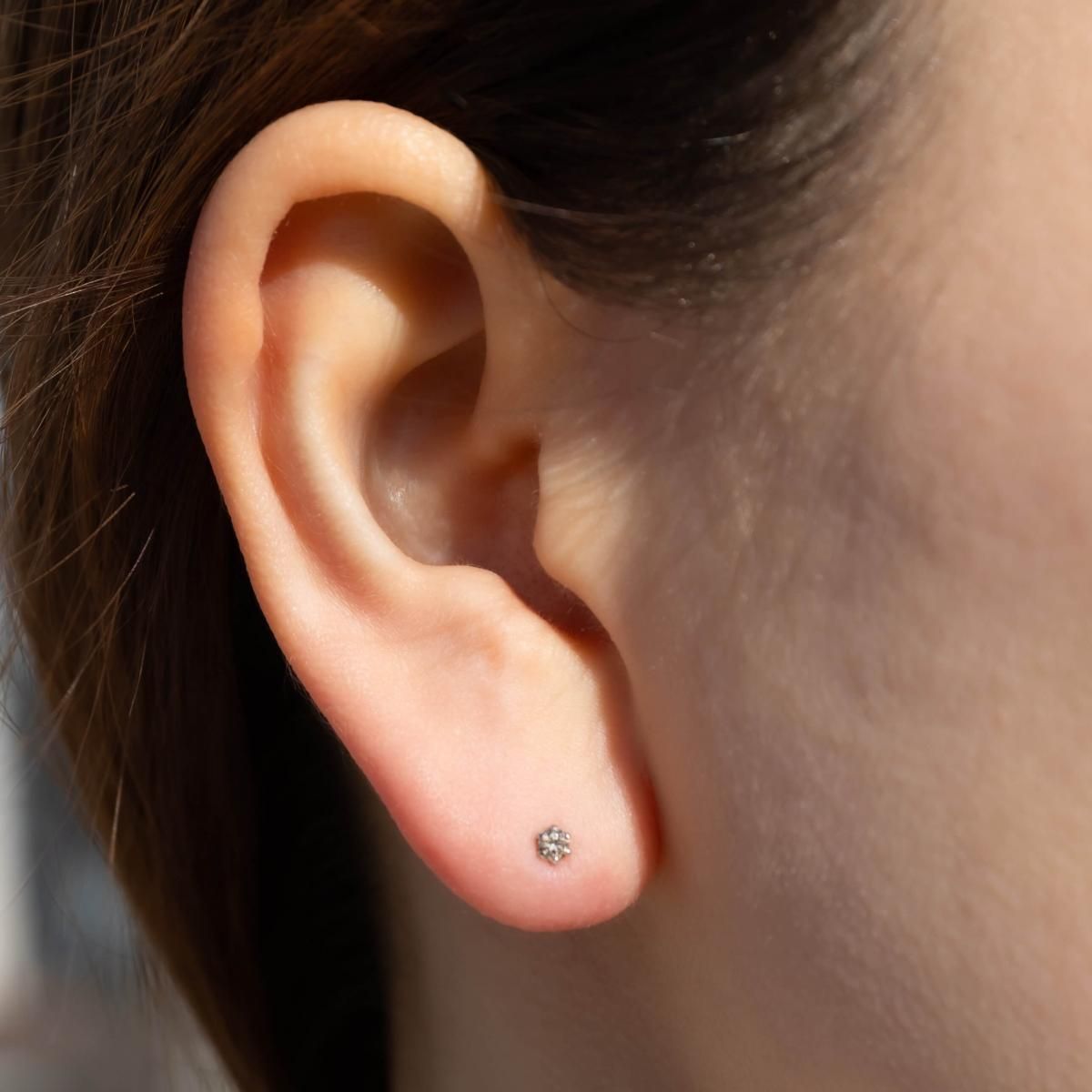 ダイヤモンド 18K ホワイトゴールド ピアス 2.8mm ELB4012WG ダイヤモンド 18K ホワイトゴールド ピアス 2.8mm ELB4012WG