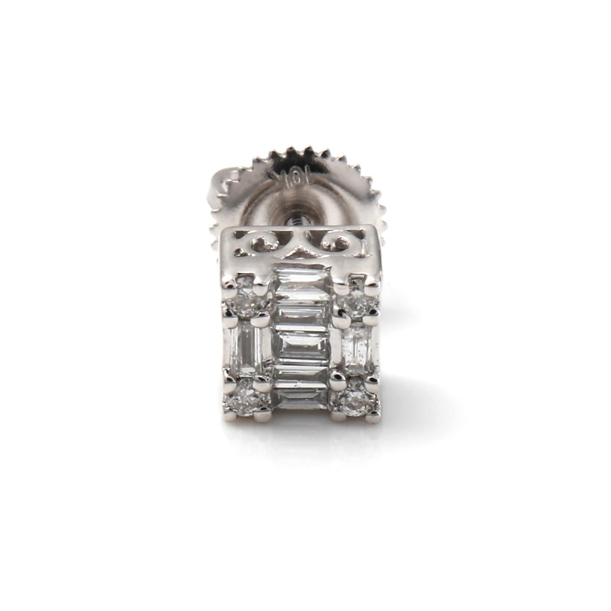 ダイヤモンド 10K ホワイトゴールド ピアス 5.2mm - AVALANCHE ダイヤモンド 10K ホワイトゴールド ピアス 5.2mm - AVALANCHE