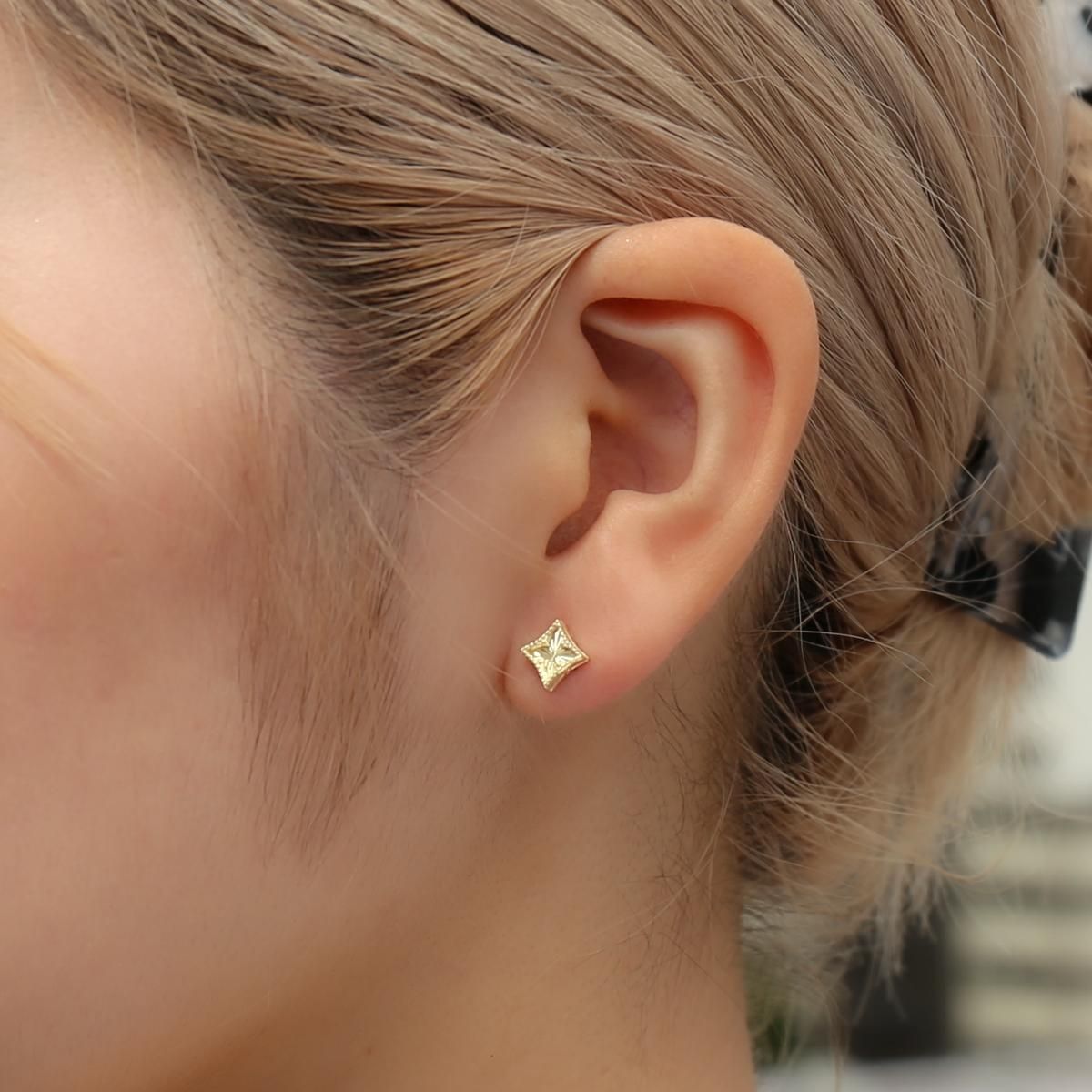 10K イエローゴールド ピアス 5.8mm - AVALANCHE OFFICIAL STORE 10K イエローゴールド ピアス 5.8mm - AVALANCHE OFFICIAL STORE