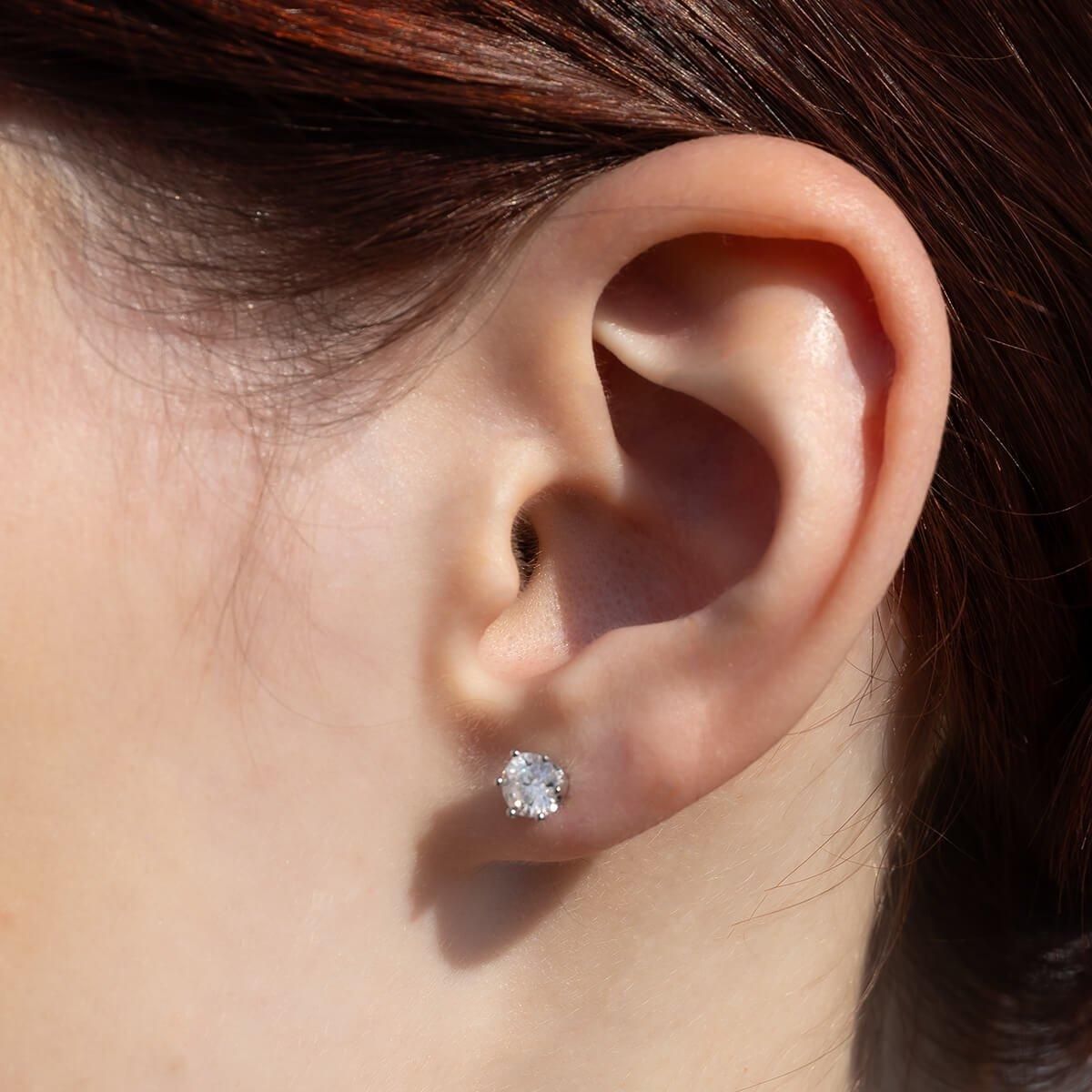 モアサナイト シルバー ピアス 5mm 6PRONG-0.5CT - AVALANCHE