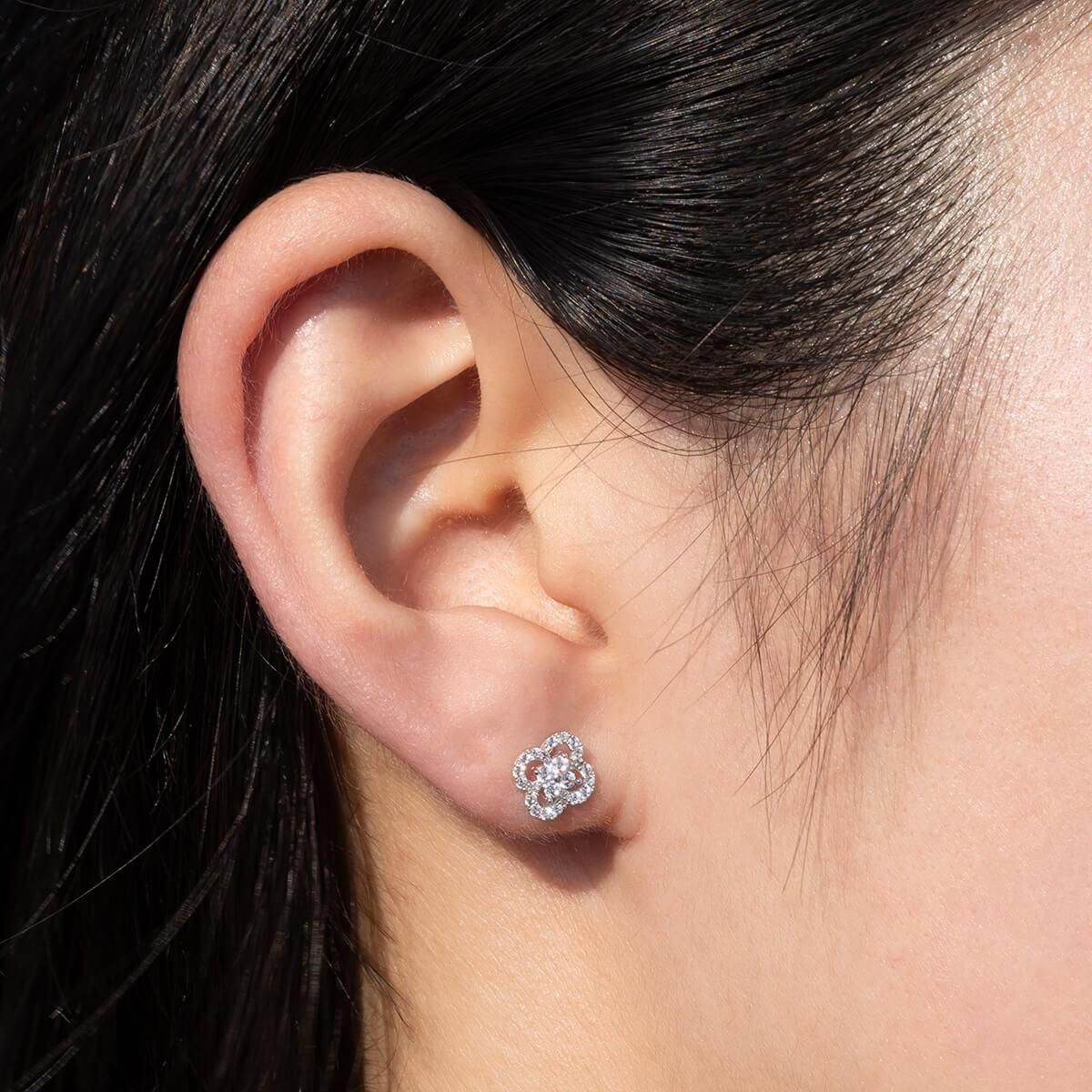 アヴァランチ　ダイヤモンド 18Kホワイトゴールド ピアス 4mm 両耳　最安値 ダイヤモンド 18K ホワイトゴールド ピアス 4mm ELB4014WG