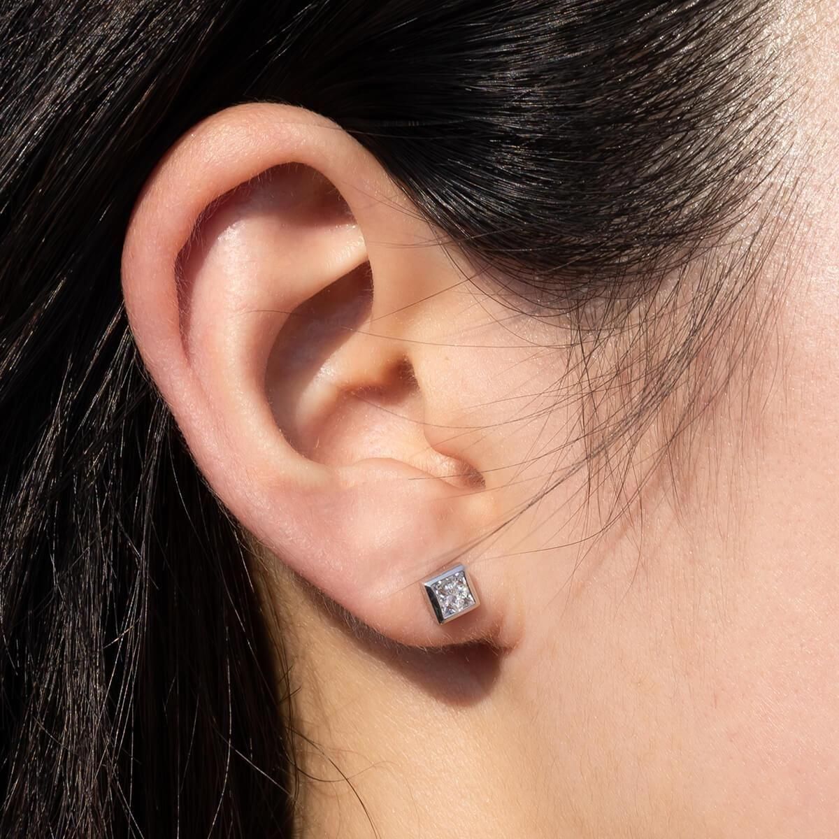 アヴァランチ　ダイヤモンド 18Kホワイトゴールド ピアス 4mm 両耳　最安値 ダイヤモンド 18K ホワイトゴールド ピアス 4mm ELB4014WG