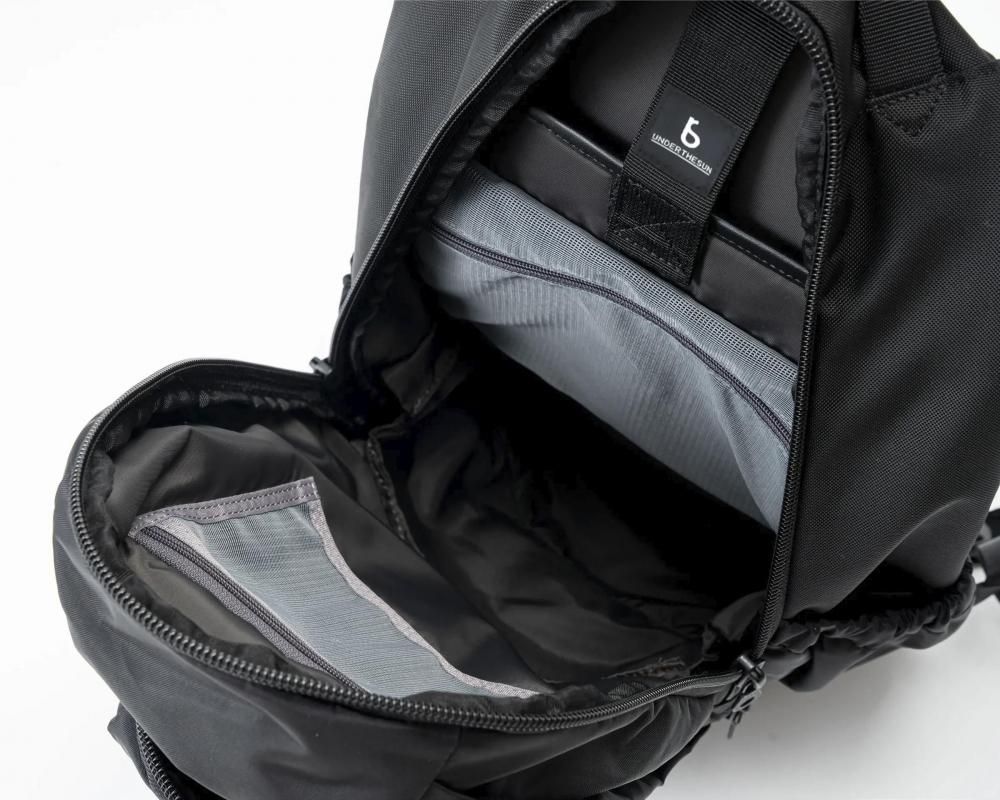 UNDER THE SUN into ブラック Into バックパック | UNDERTHESUN - agua.nagoya -online shop-