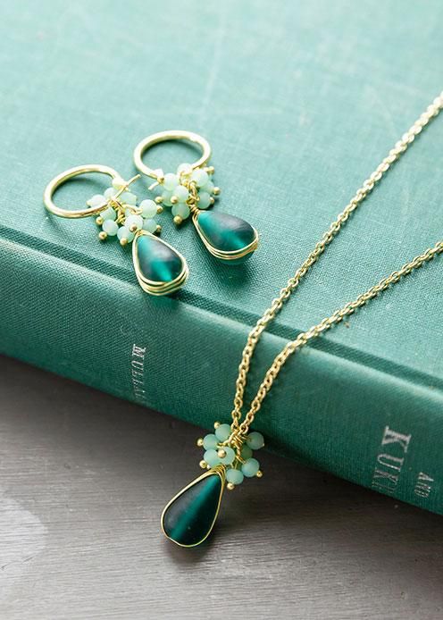 SOLD◇ハンドメイド ガラスピアス 爽やかグリーン 海 浮き玉カラー