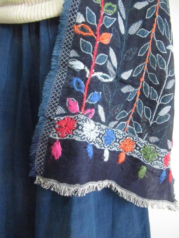 ウールコットン 手刺繍入り ジャガード織りショール NV