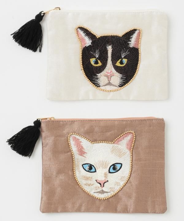 ホワイト Vネック ノースリーブベスト 猫刺繍 女性用ホワイト