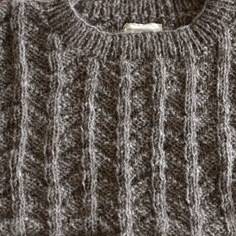 ウール100%手編みベストヤマナミ