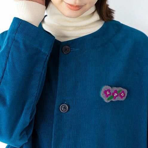 ブローチ フェルト手刺繍 ビーズフラワーパープル系（フェア