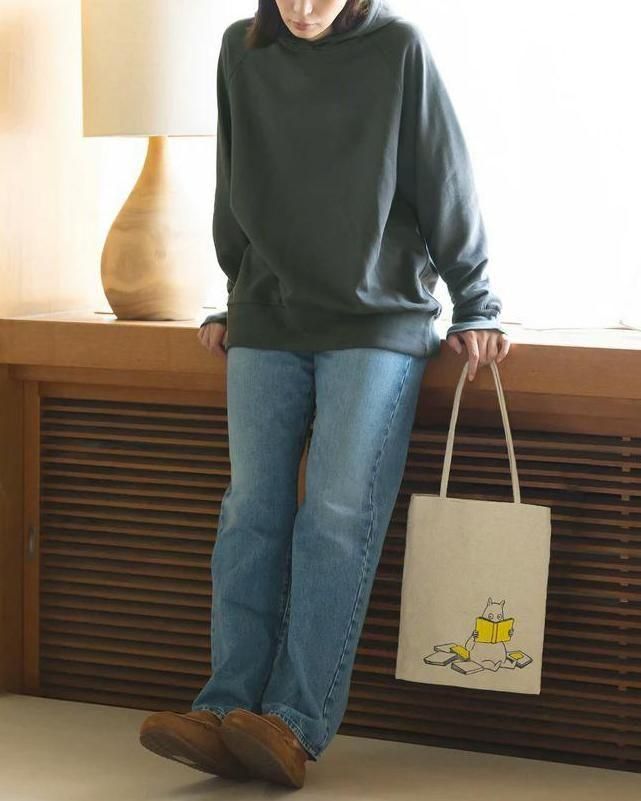 ムーミンシリーズ プリント手刺繍トートバッグ 本を読むムーミントロール ピープルツリー フェアトレード