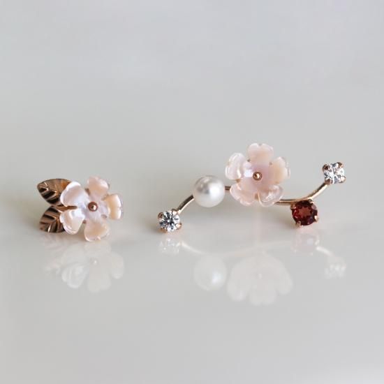 (ハンドメイド)flowerアシンメトリーピアス(S)