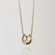 Horseshoe Necklace | K10YG