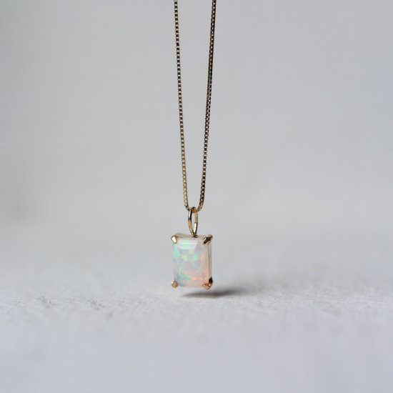 Opal Necklace | K10YG<img class='new_mark_img2' src='https://img.shop-pro.jp/img/new/icons14.gif' style='border:none;display:inline;margin:0px;padding:0px;width:auto;' />