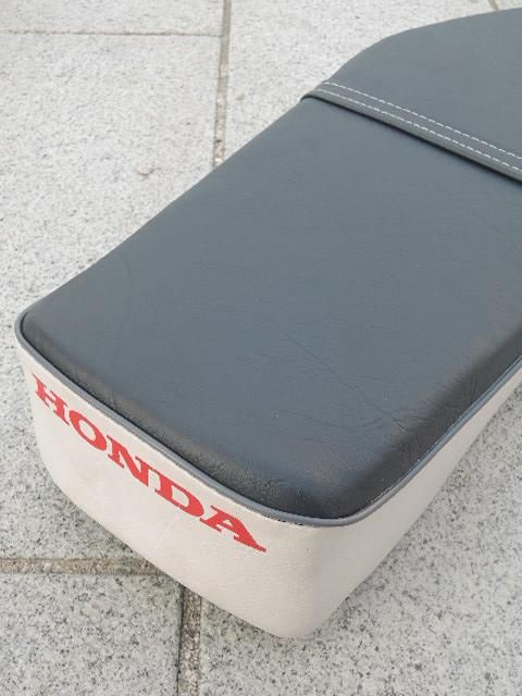 JUNK MOTOR ジャンクモータースーパーカブシートc100 行灯カモメ美品 JUNK MOTOR ジャンクモータースーパーカブシートc100 行灯カモメ