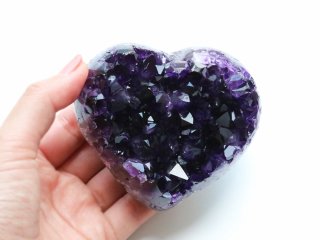 アメジスト（紫水晶）の商品一覧 | 幸せを呼ぶ天然石・パワーストーン 