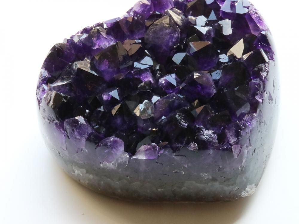 【最高級ランク】‼️ハートの形のアメジスト✨ アメジスト / 悲しみを癒し救ってくれる最高級のハート型の