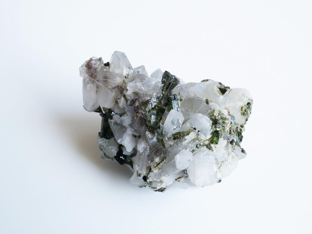 トルマリン・水晶 / 心を癒すグリーントルマリン入りクォーツの