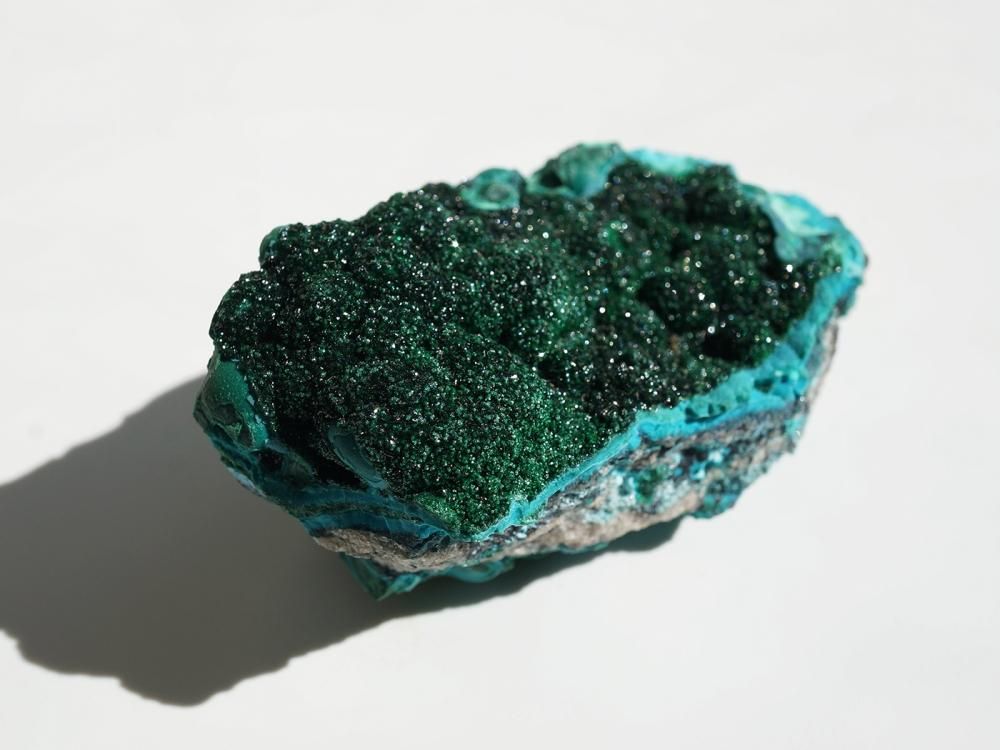 マラカイト / キラキラ結晶が魅力のマラカイト原石 | 幸せを呼ぶ天然石