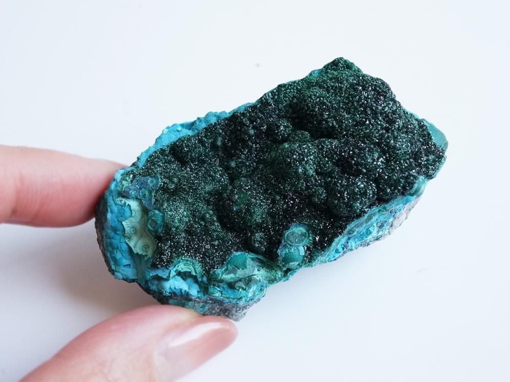 マラカイト / キラキラ結晶が魅力のマラカイト原石 | 幸せを呼ぶ天然石