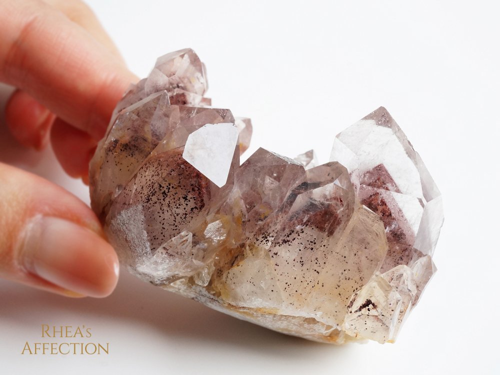 縦約5㌢×横約8㌢レッドファントムポイントクラスター 高品質 極上品  原石 ザクザク 結晶