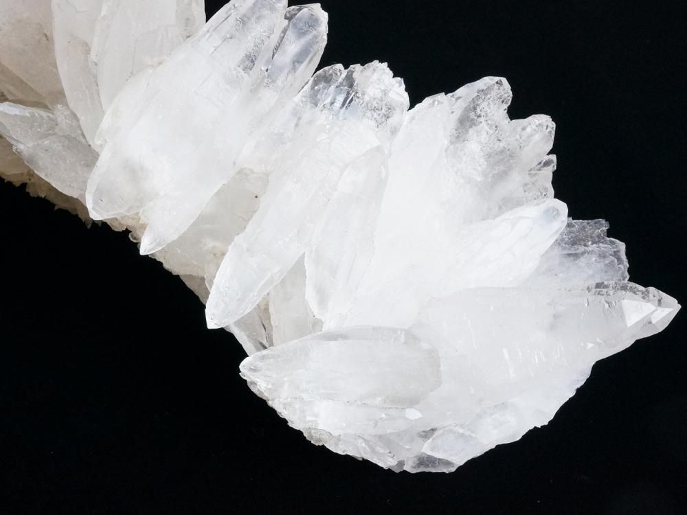 水晶 / 人生を良い方向に導いてくれるパワフルなエネルギーの原石水晶