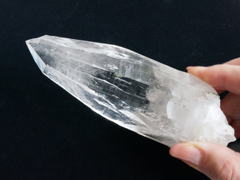 水晶 / 最高級品質！驚きの透明度のヒマラヤ・ラパ産の原石水晶 257g