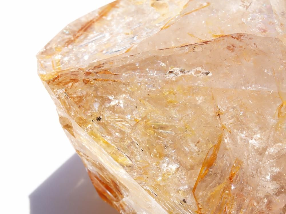 水晶 / 虹色の輝きが魅力の幸せを引き寄せるヒマラヤ・アイリス