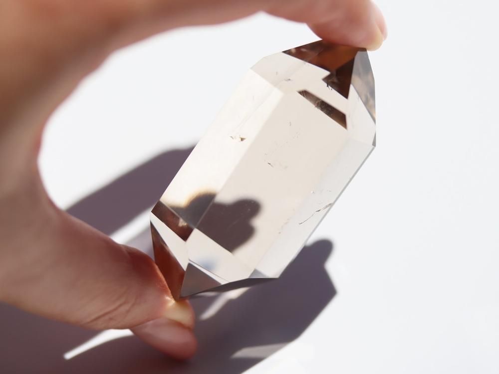 パキスタン スカルドゥAshopi産 いろいろ付いたクリアなスモーキークォーツ スカルドゥ産水晶にショールをぶっ刺した！～ライトスモーキー