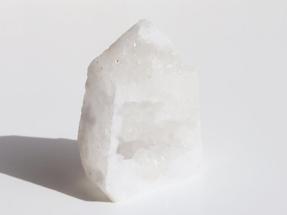 Q543】水晶 / キラキラの結晶が魅力のジオード・ポイントクォーツ