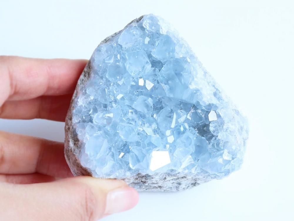 幸運を呼ぶ霊石♡開運アイテム♡セレスタイト♡ヒーリング♡パワーストーン♡ 幸運を呼ぶ霊石♡開運アイテム♡セレスタイト♡ヒーリング