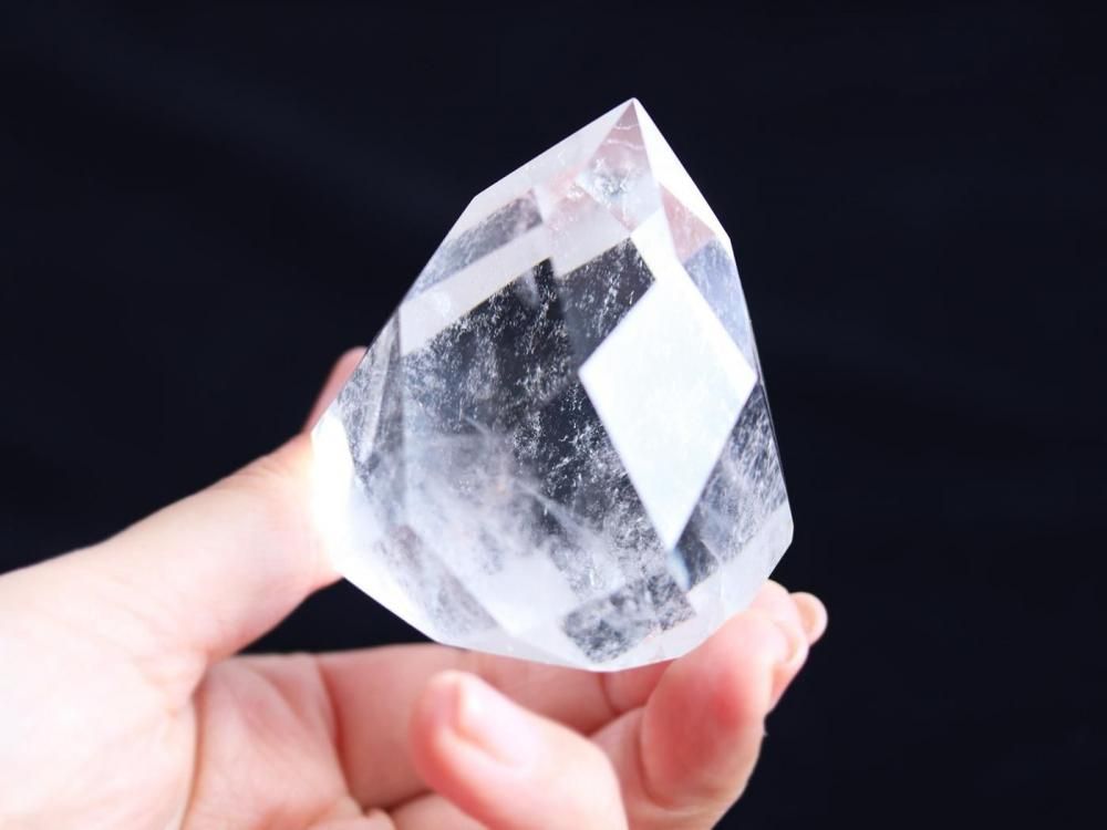 Q587】水晶 / タロットや瞑想の時間に、空間と心を整えてくれる