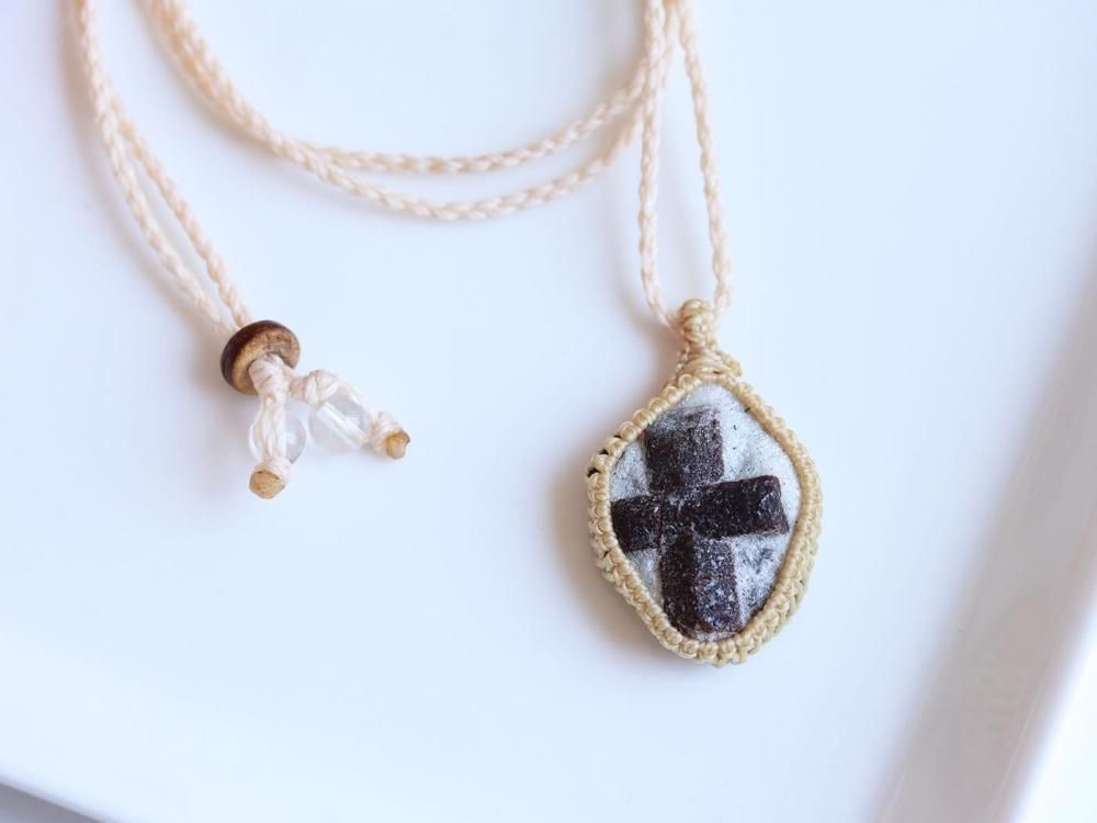 CS9】スタウロライト / 人生に明るさをもたらしてくれる十字石の