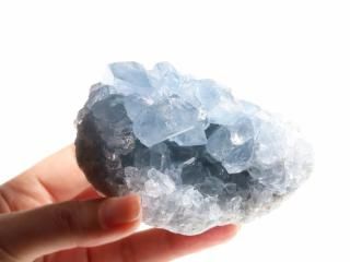 青い水晶のクラスター　天然石　鉱物　パワーストーン　クリスタル　レア　珍しい 青い水晶のクラスター 天然石 鉱物 パワーストーン クリスタル
