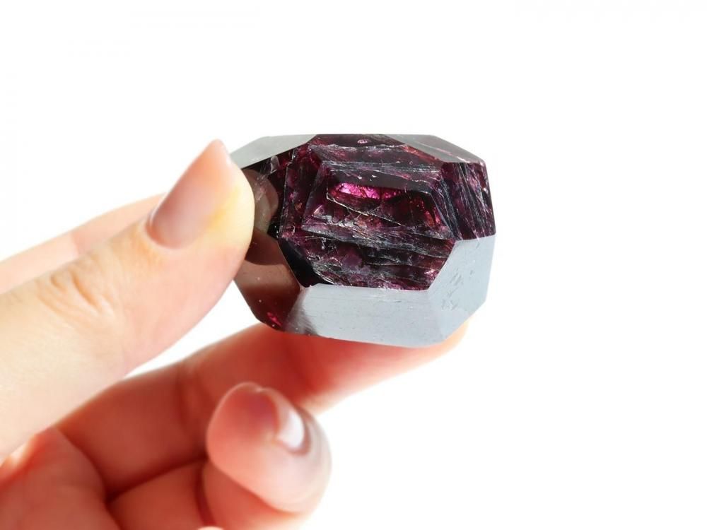 GN23】ガーネット / 大切な日にバックに入れて持ち歩きたい勝利を