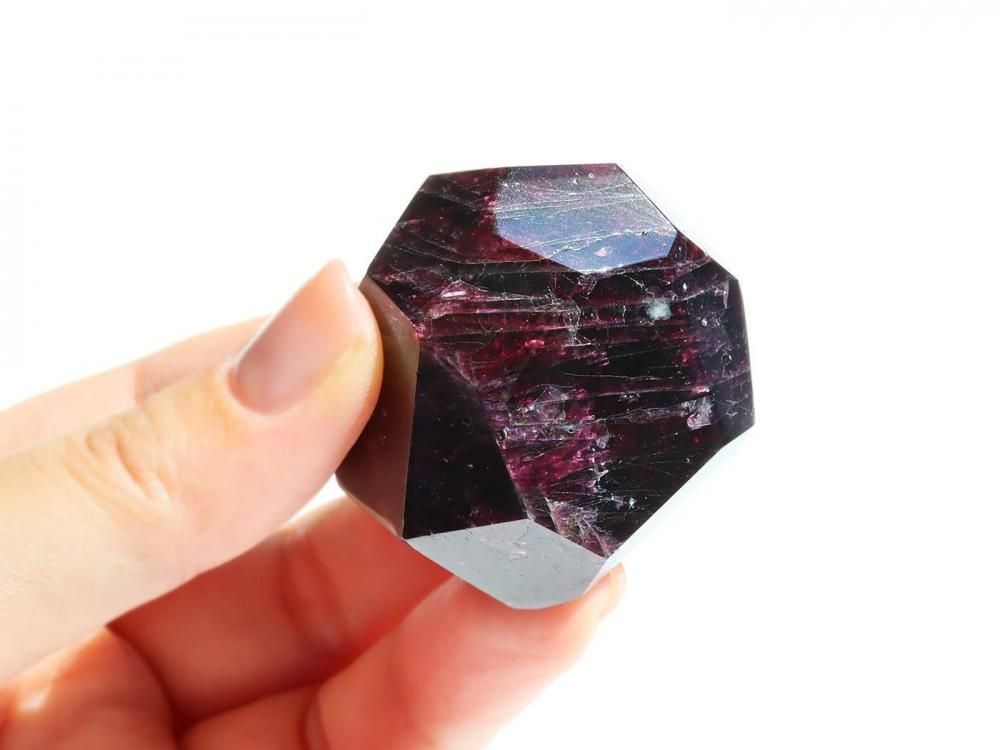 GN23】ガーネット / 大切な日にバックに入れて持ち歩きたい勝利を