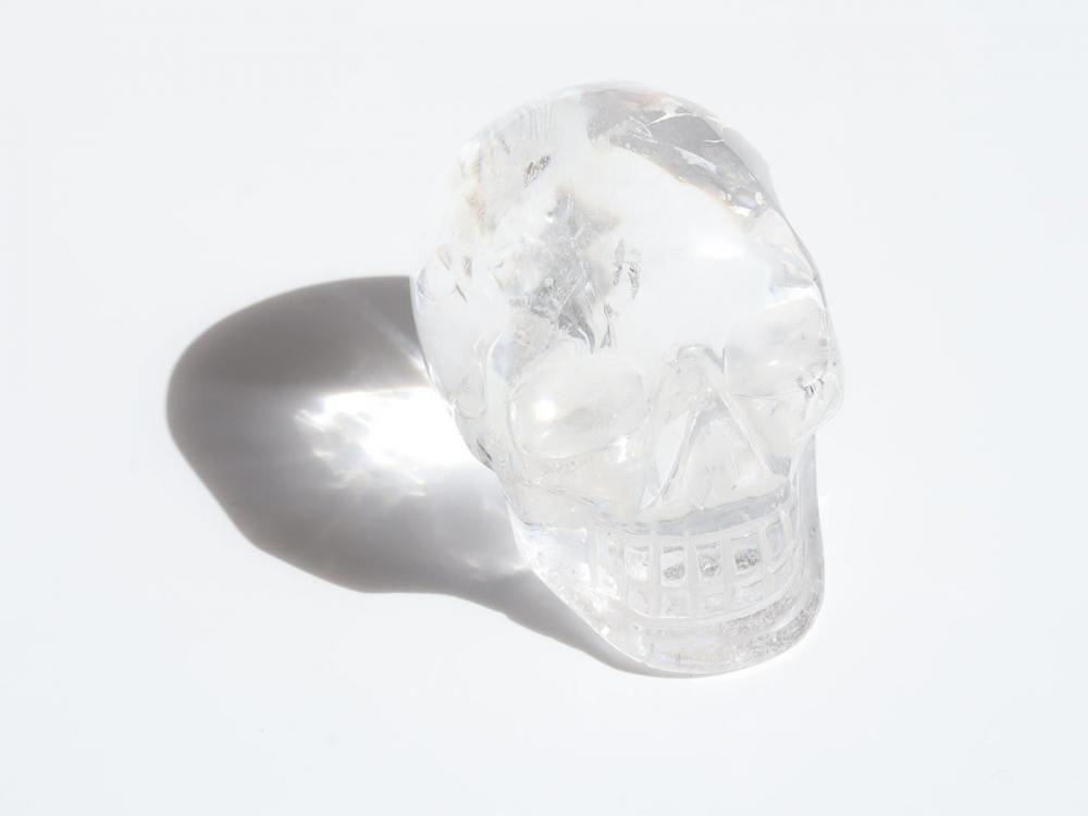 Q564】水晶 / 幸運を引き寄せる虹の輝きを宿したスカル水晶195g