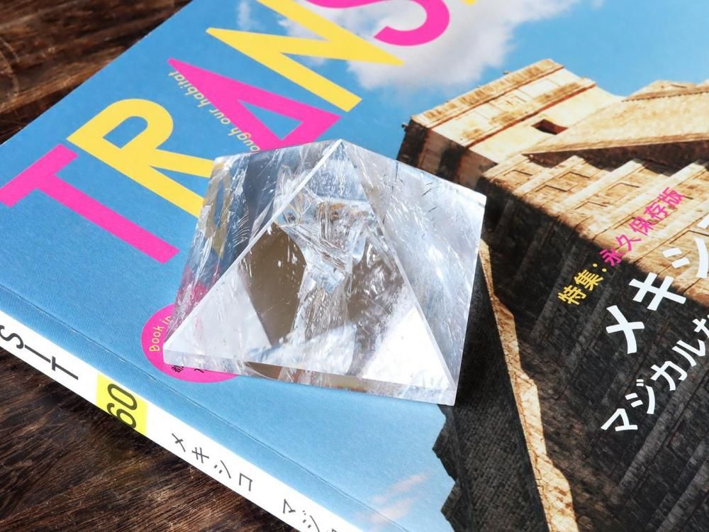 Q638】水晶 / 再生・復活を象徴する神秘的な形！ピラミッドの水晶187g