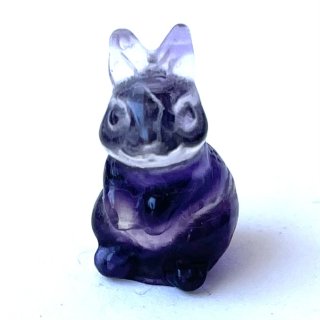 天然石　飾り物・置き物　フローライト　白、紫色　うさぎ　３g　