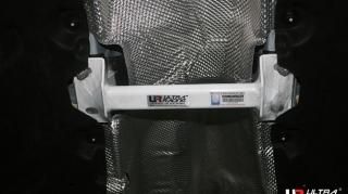 Ultraracing ミドルメンバーブレース メルセデスベンツ w176 A45 w117 CLA45 x156 GLA45
