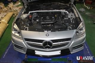 Ultraracing フロントストラットタワーバー メルセデスベンツ R172 SLK200 SLK350