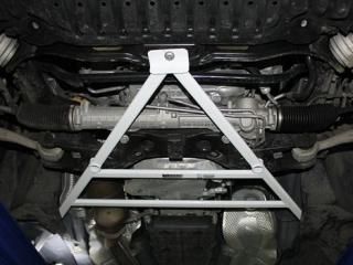 UltraRacing フロントメンバーブレース メルセデスベンツ R172 SLK