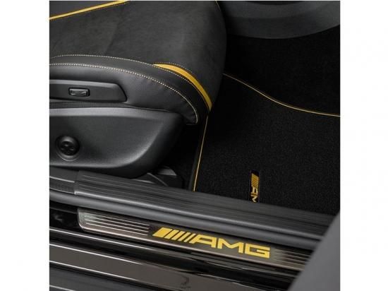 メルセデスベンツ 純正 イエローナイトエディション AMGロゴ付き