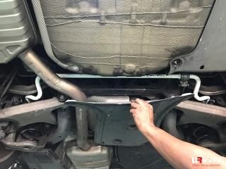 Ultraracing 強化スタビライザー リア用 アウディ B8 RS