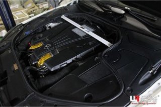 UltraRacing メルセデスベンツ フロントストラットタワーバー　ｗ222　S500