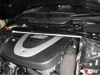 UltraRacingフロントストラットタワーバー メルセデスベンツ w251 w350 R350