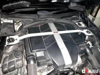 UltraRacingフロントストラットタワーバー メルセデスベンツ R230 SL55 SL550 SL500 SL350