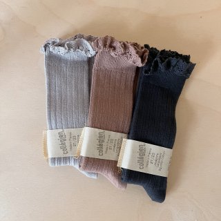 <img class='new_mark_img1' src='https://img.shop-pro.jp/img/new/icons14.gif' style='border:none;display:inline;margin:0px;padding:0px;width:auto;' />collegien - Lace knee socks