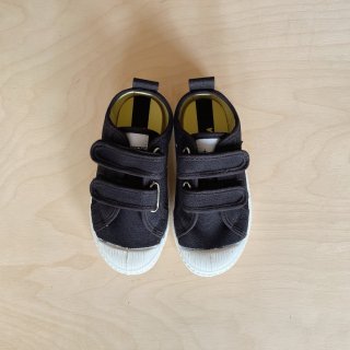 <img class='new_mark_img1' src='https://img.shop-pro.jp/img/new/icons52.gif' style='border:none;display:inline;margin:0px;padding:0px;width:auto;' />NOVESTA - KIDS VELCRO CLASSIC / BLACK