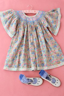 <img class='new_mark_img1' src='https://img.shop-pro.jp/img/new/icons14.gif' style='border:none;display:inline;margin:0px;padding:0px;width:auto;' />Bonjour Butterfly dress / Blue garden