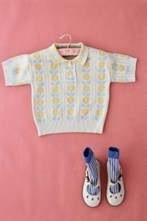 <img class='new_mark_img1' src='https://img.shop-pro.jp/img/new/icons14.gif' style='border:none;display:inline;margin:0px;padding:0px;width:auto;' />Bonjour Polo tricot jacquard flowers / ciel yellow